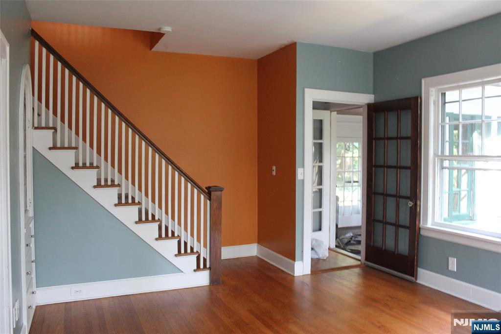 25 South Monroe Street Ridgewood, NJ 07450 - Photo 5 of 24
