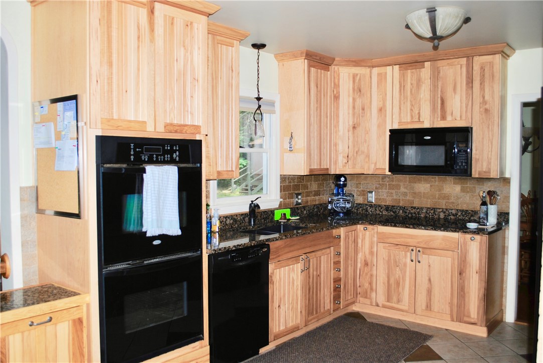 141 Jackson Schoolhouse Road Glocester, RI 02814 - Photo 3 of 24 Gallery Image 3
