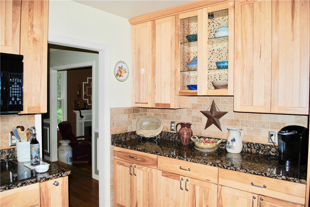 141 Jackson Schoolhouse Road Glocester, RI 02814 - Photo 4 of 24 Gallery Image 4