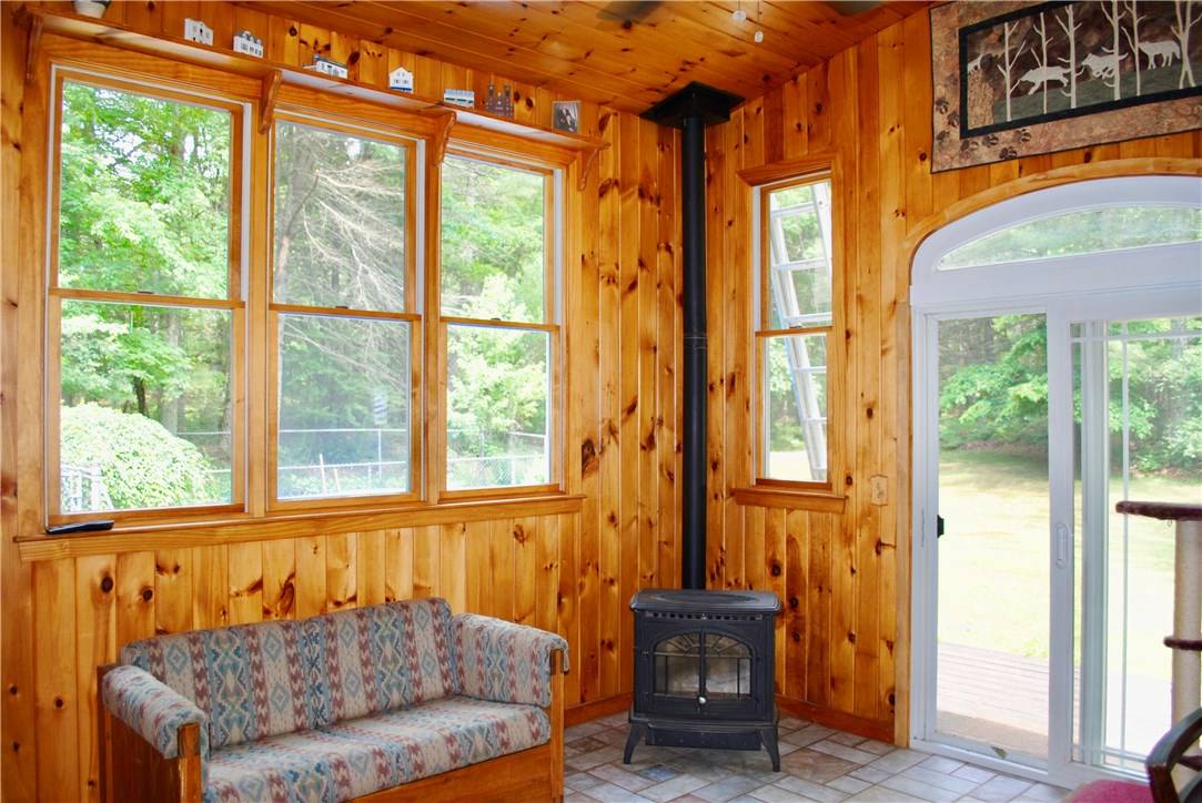 141 Jackson Schoolhouse Road Glocester, RI 02814 - Photo 9 of 24 Gallery Image 9