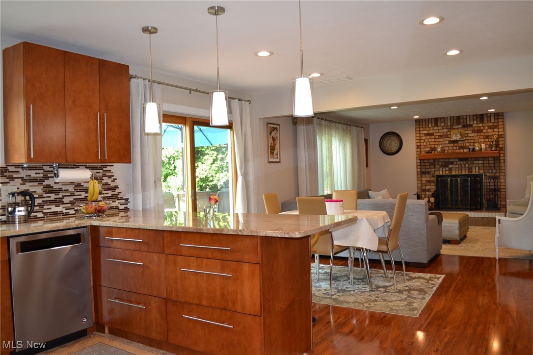 36145 Bainbridge Road Solon, OH 44139 - Photo 2 of 48 Gallery Image 2