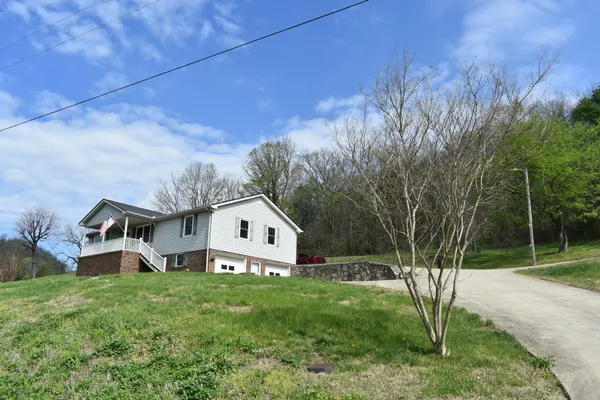 $399,500 | 115 Harris Hollow Road, Pleasant Shade, TN 37145