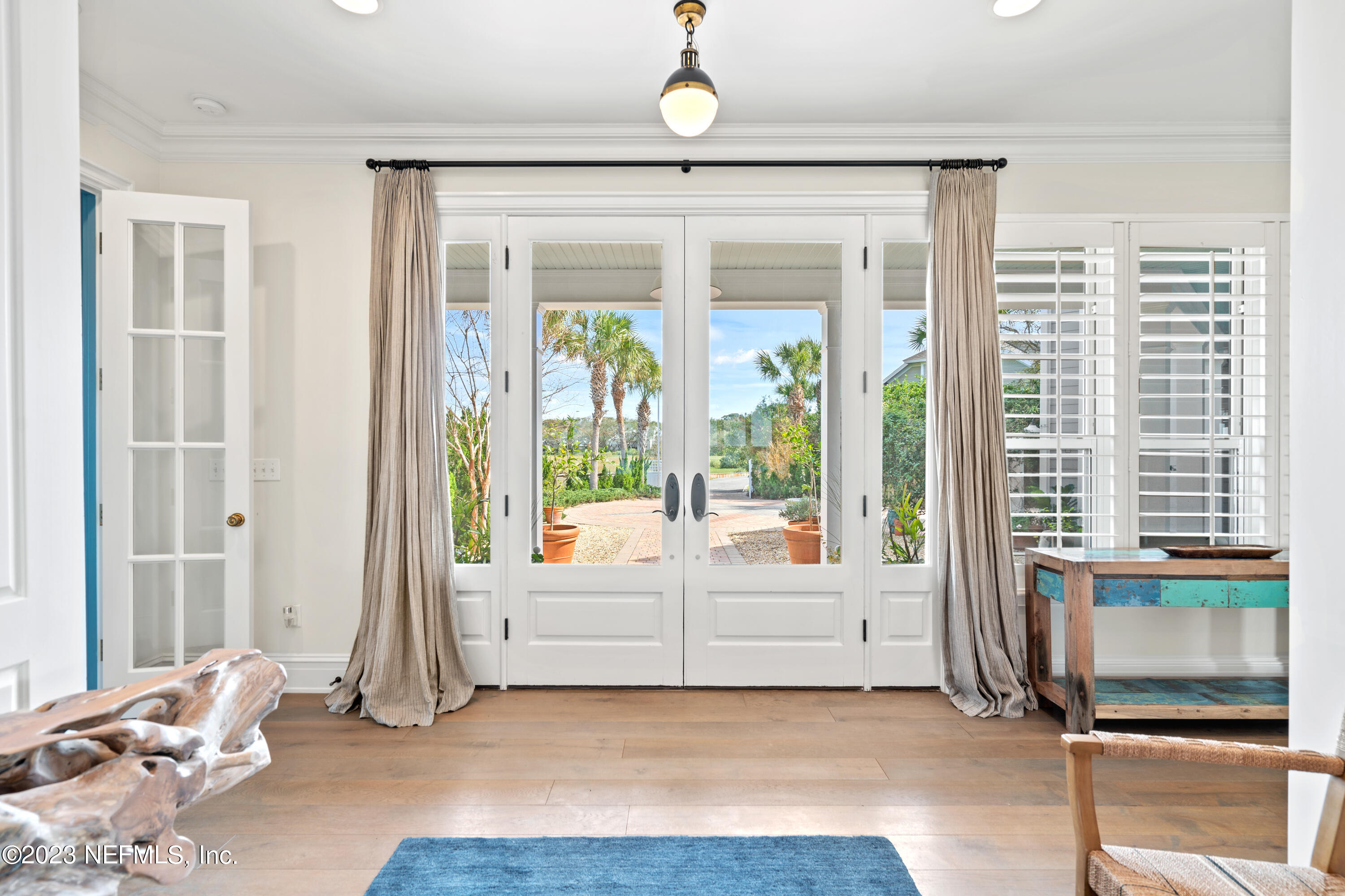500 North Point Road St. Augustine, FL 32084 - Photo 5 of 102 a living room with furniture and a window