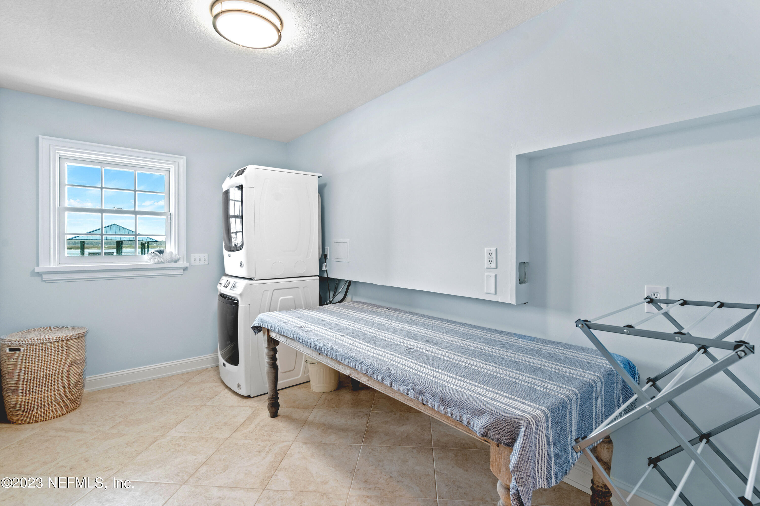 500 North Point Road St. Augustine, FL 32084 - Photo 66 of 102 a room with pool table and a window