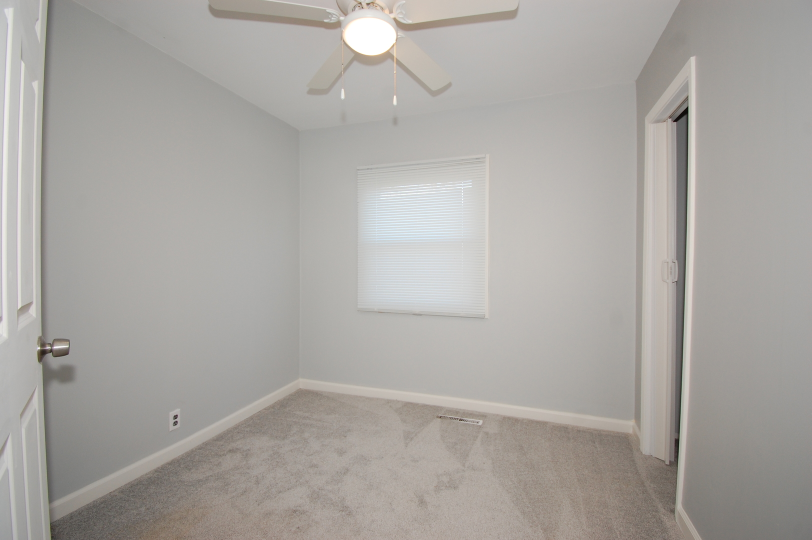 2205 Alton Road McHenry, IL 60050 - Photo 6 of 10