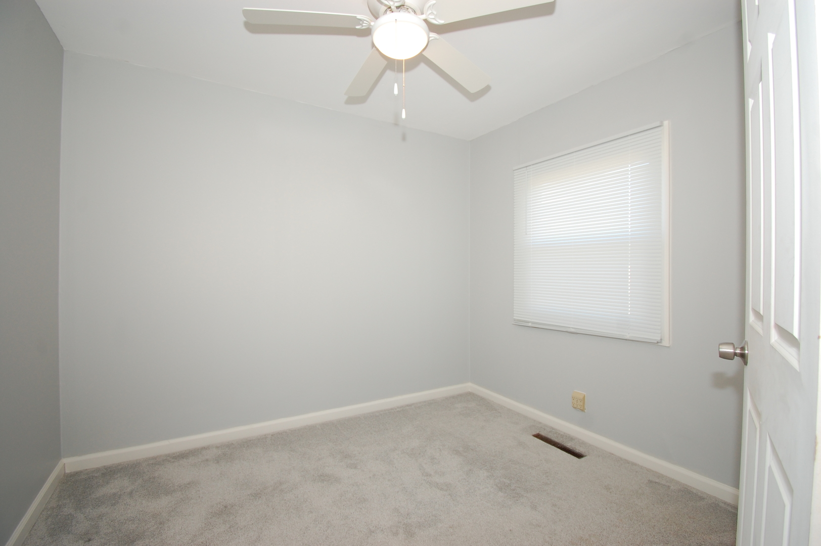 2205 Alton Road McHenry, IL 60050 - Photo 7 of 10