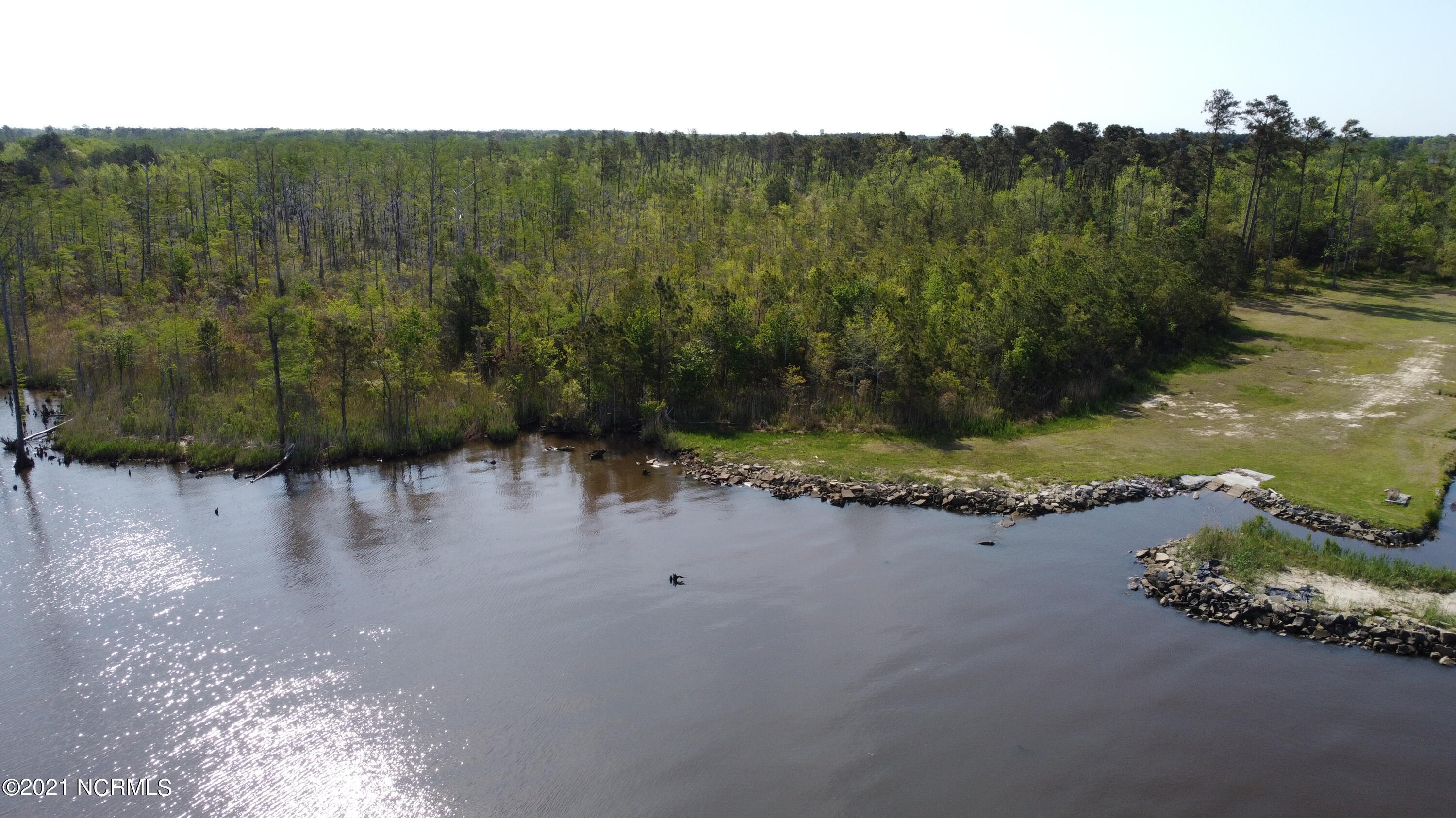 10 Shifting Sands Road Columbia, NC 27925 - Photo 29 of 43 Photo_6553919_DJI_319_jpg_4356487_0_2021