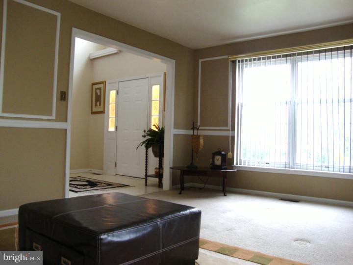 45 East Moyer Drive Bear, DE 19701 - Photo 5 of 25 Living Room