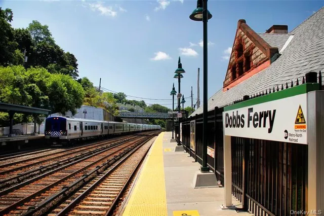 $4,500 | 33 Ridge Road, Unit 1, Dobbs Ferry, NY 10522