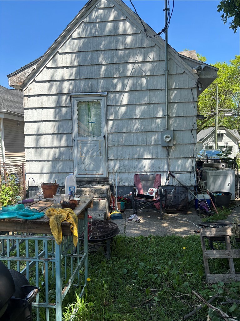 225 Otis Street Rochester, NY 14606 - Photo 4 of 41
