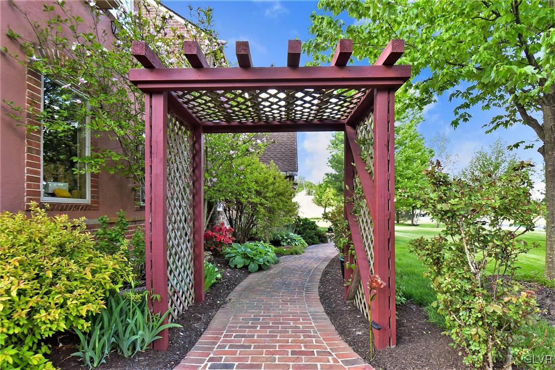 215 Klein Road Bath, PA 18014 - Photo 2 of 44