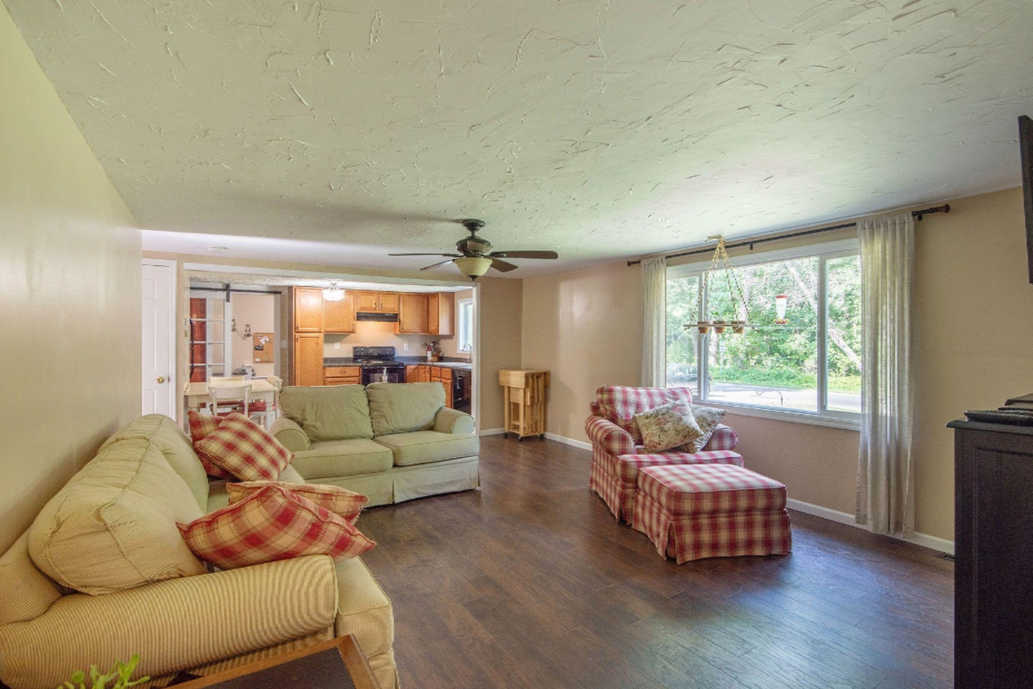 18250 23 Mile Road Marshall, MI 49068 - Photo 10 of 30 Living Room