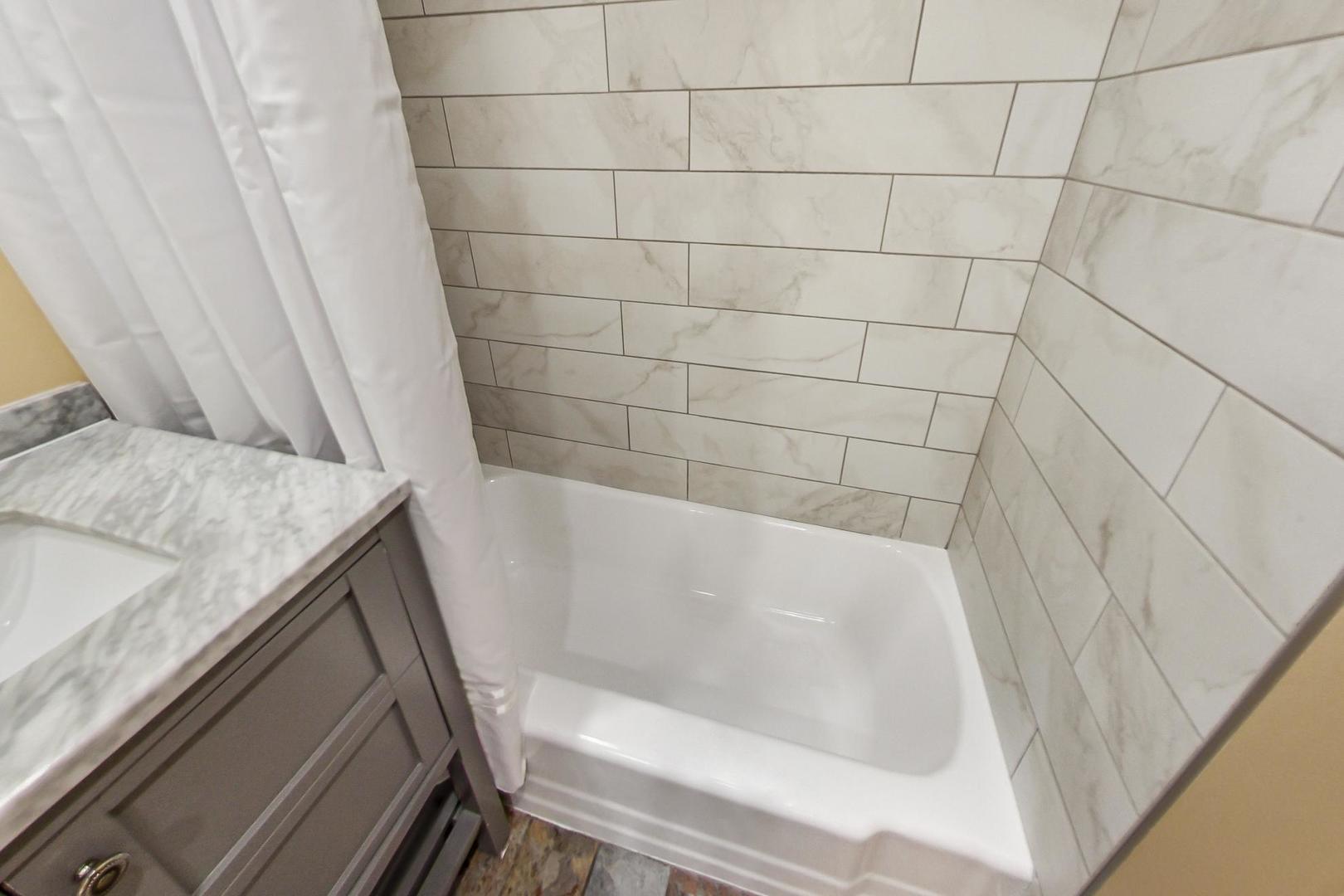 711 Busse Highway, Unit 2B Park Ridge, IL 60068 - Photo 14 of 17