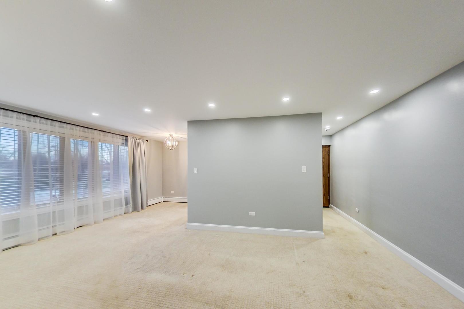 711 Busse Highway, Unit 2B Park Ridge, IL 60068 - Photo 4 of 17