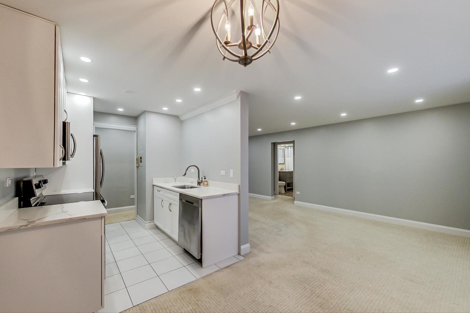 711 Busse Highway, Unit 2B Park Ridge, IL 60068 - Photo 9 of 17