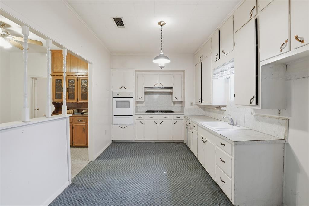 820 Goshen Road Springtown, TX 76082 - Photo 5 of 13