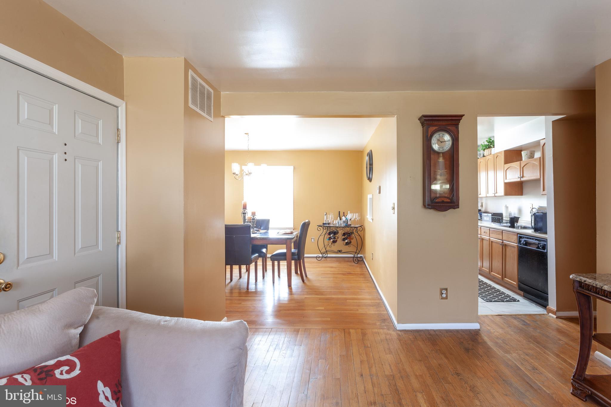 122 Old Enterprise Road, Unit 126 Upper Marlboro, MD 20774 - Photo 11 of 51 Dining Room / Kitchen