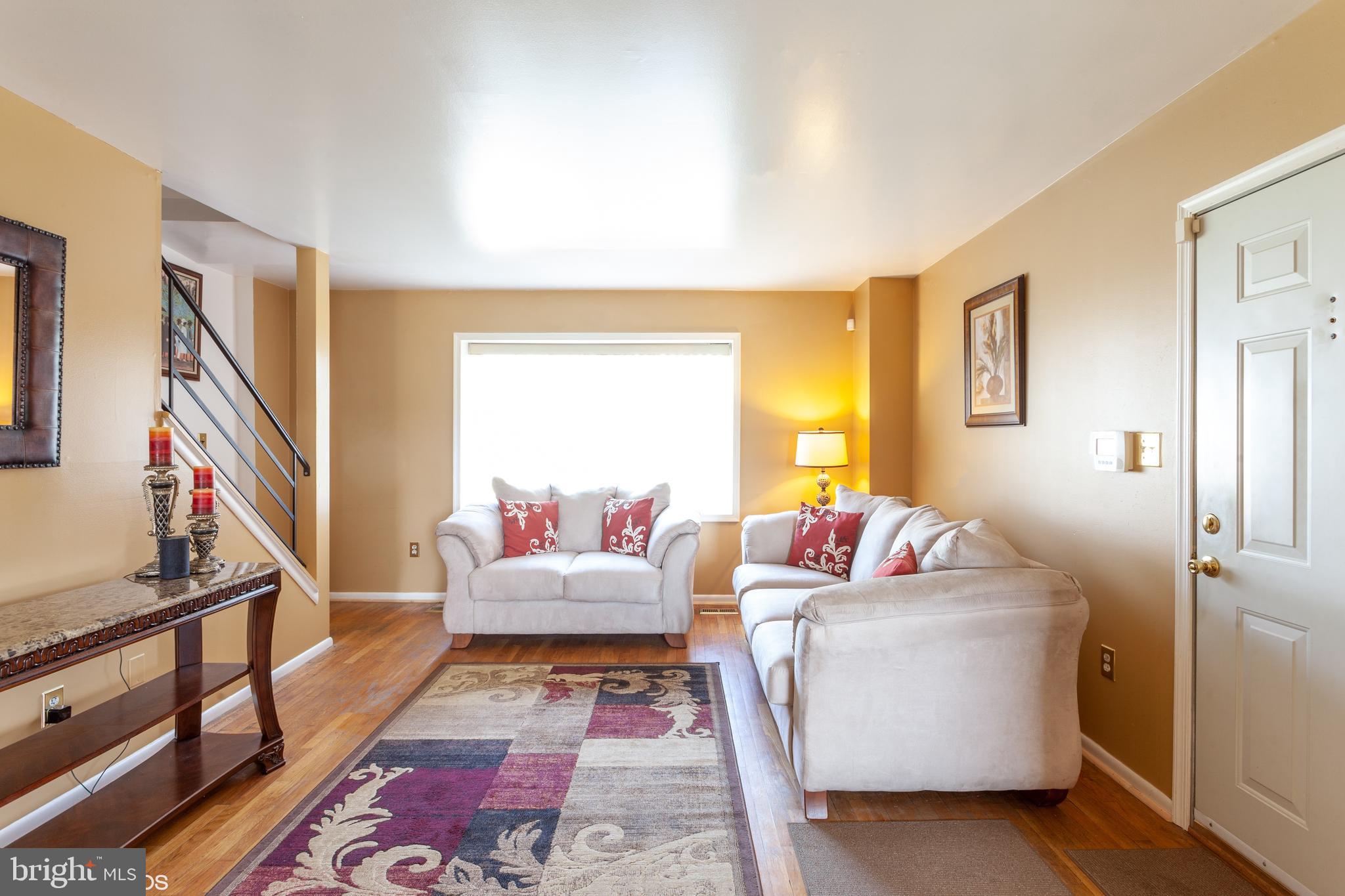 122 Old Enterprise Road, Unit 126 Upper Marlboro, MD 20774 - Photo 6 of 51 Living Room
