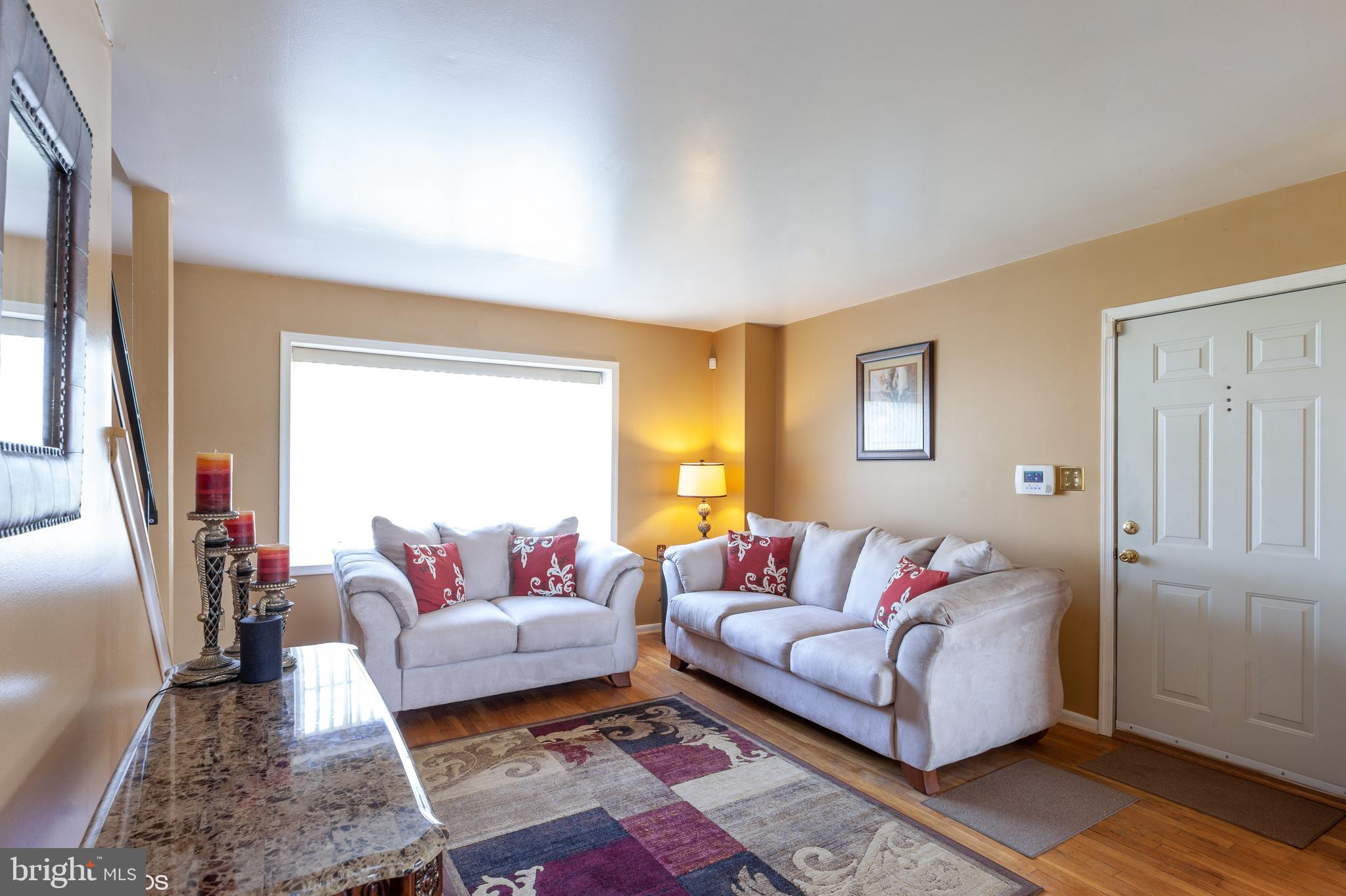 122 Old Enterprise Road, Unit 126 Upper Marlboro, MD 20774 - Photo 10 of 51 Living Room