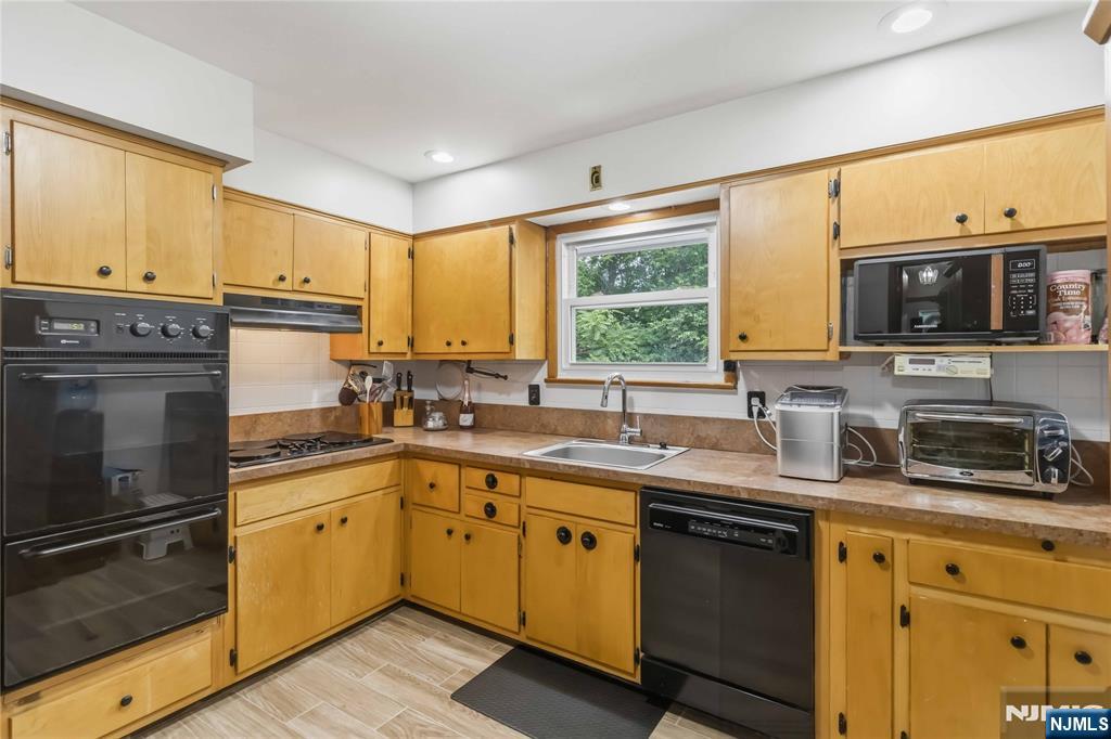 63 Valley Road Butler, NJ 07405 - Photo 14 of 33