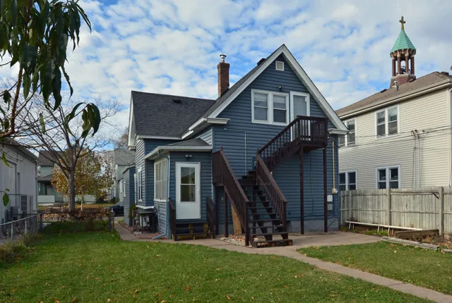 $295,000 | 1136 Albemarle Street, St. Paul, MN 55117