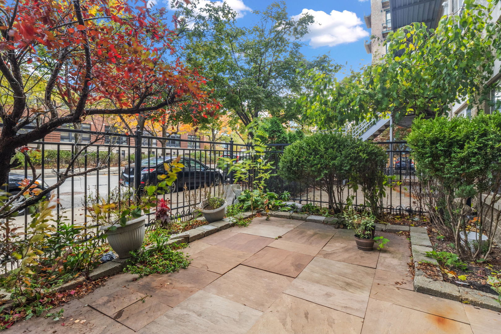 1616 South Indiana Avenue, Unit B3 Chicago, IL 60616 - Photo 24 of 32 a view of a park with iron fence