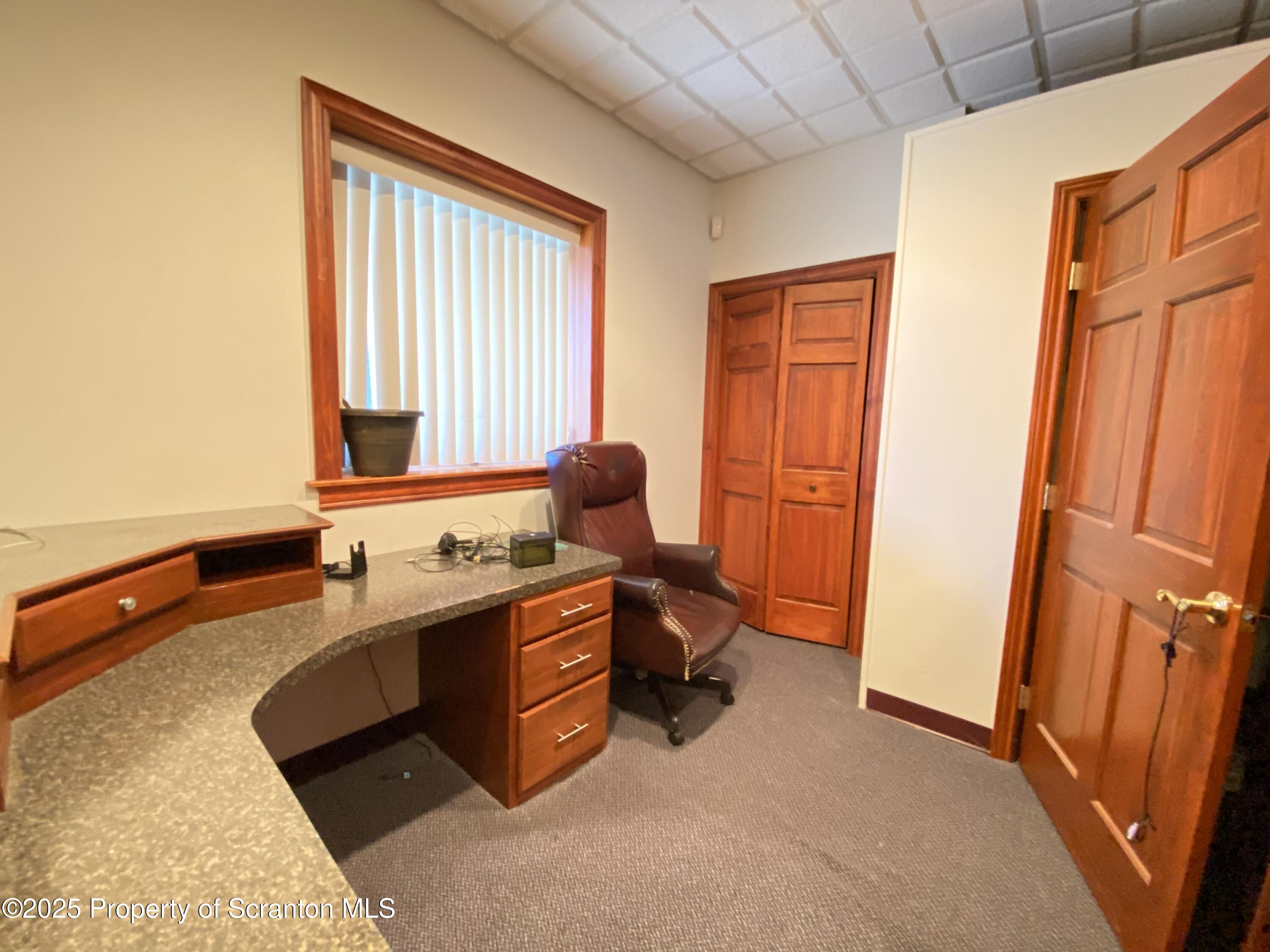 381 North 9th Avenue Scranton, PA 18504 - Photo 22 of 56 a room with furniture and window