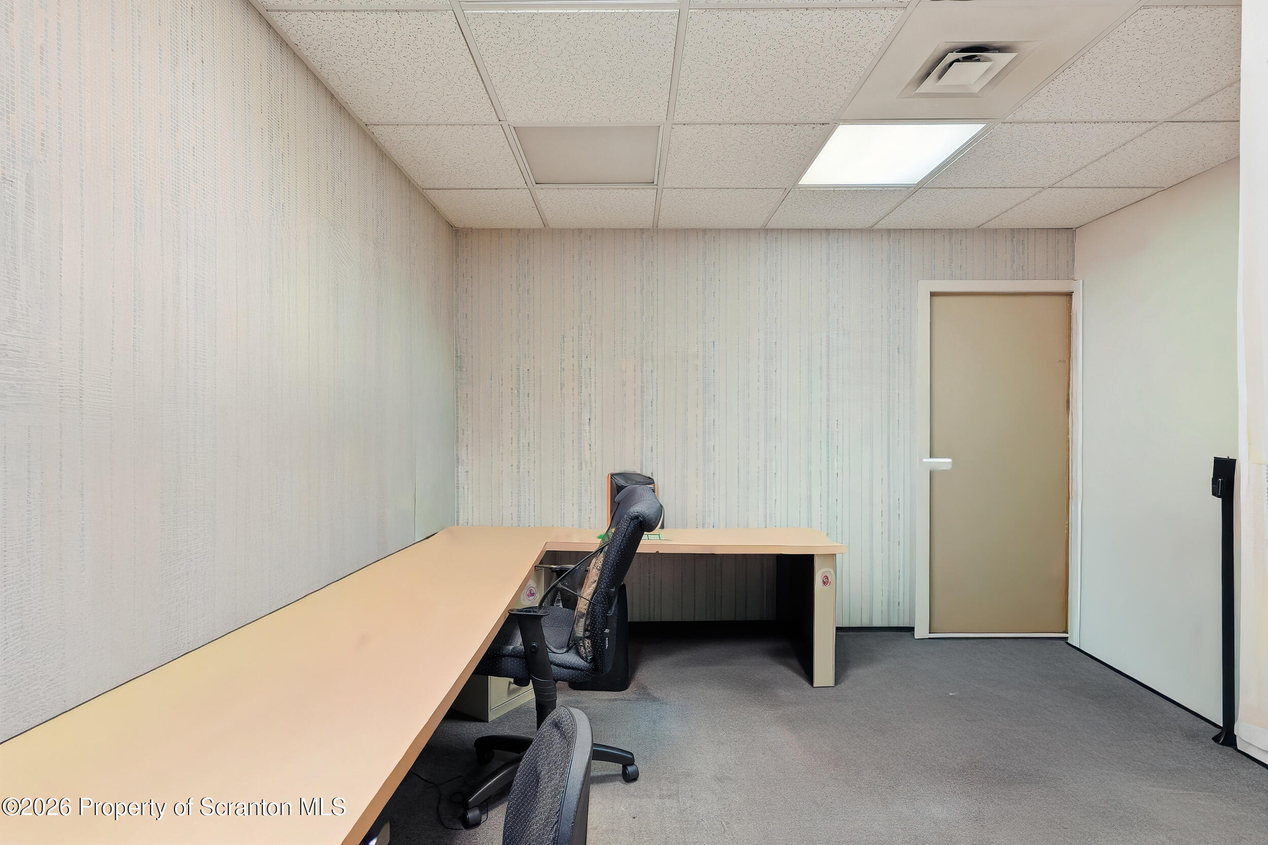 381 North 9th Avenue Scranton, PA 18504 - Photo 43 of 58 a room with table and white walls