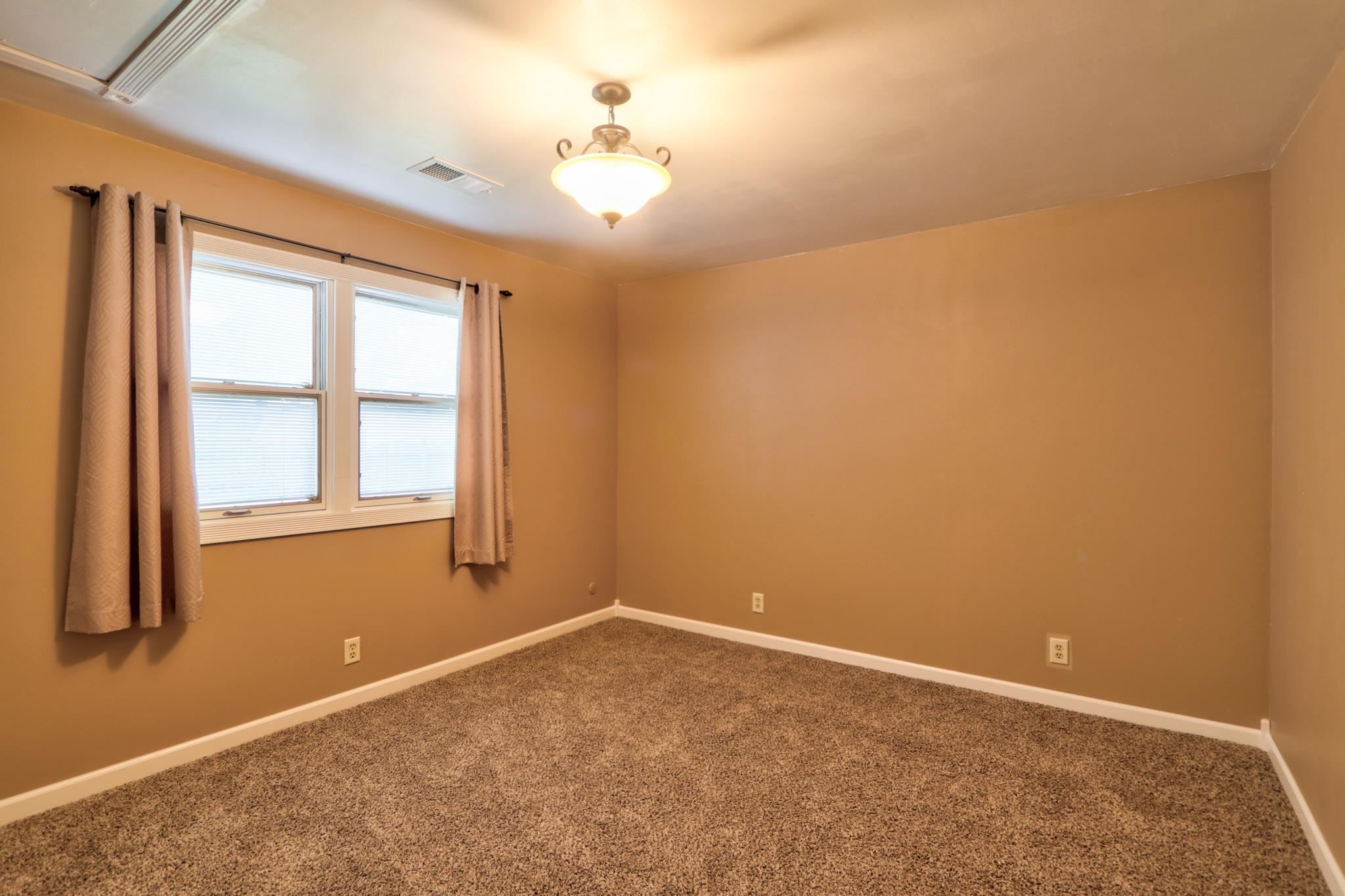 706 Lexington Road Evansville, IN 47710 - Photo 14 of 28
