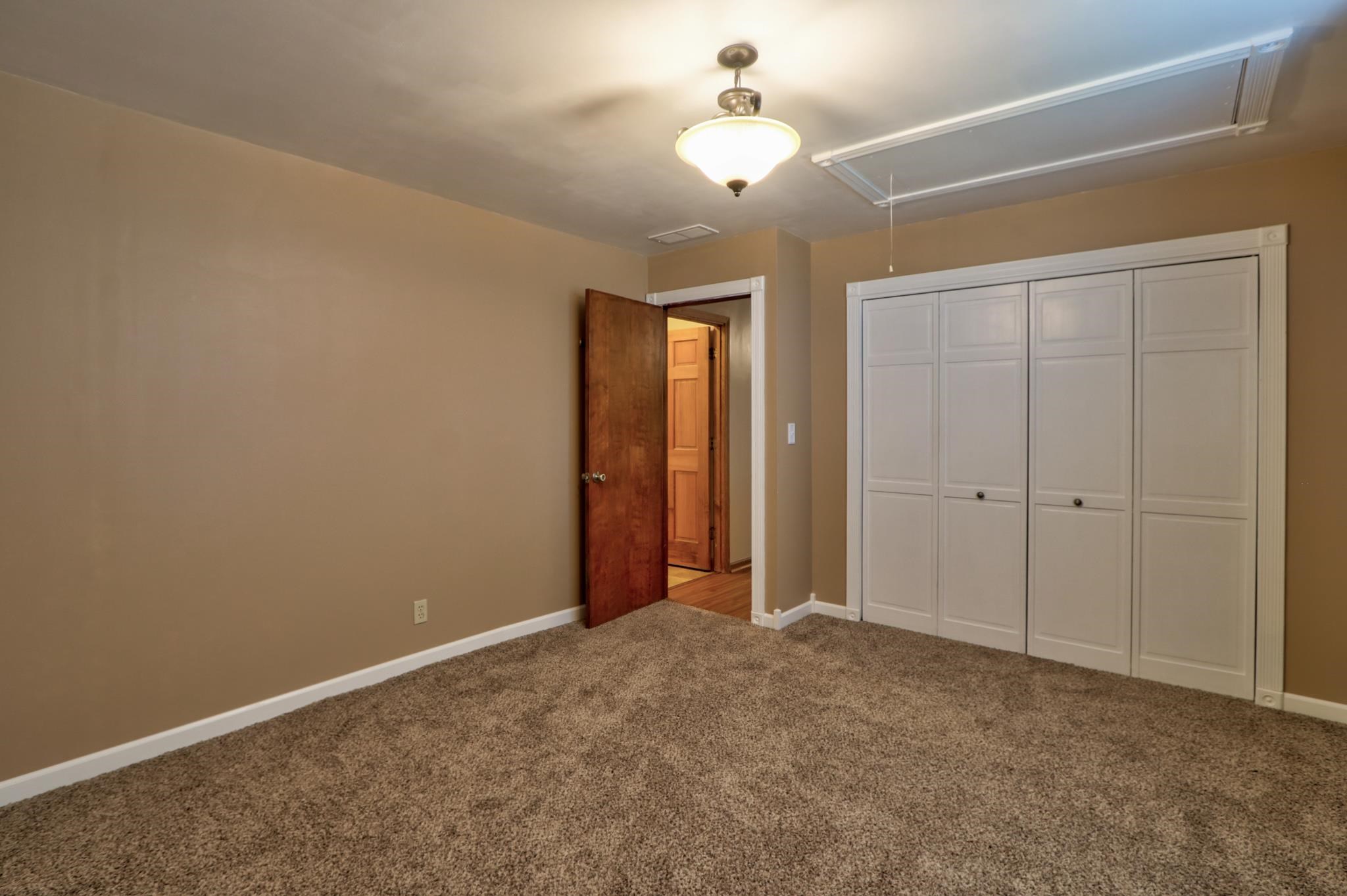 706 Lexington Road Evansville, IN 47710 - Photo 15 of 28