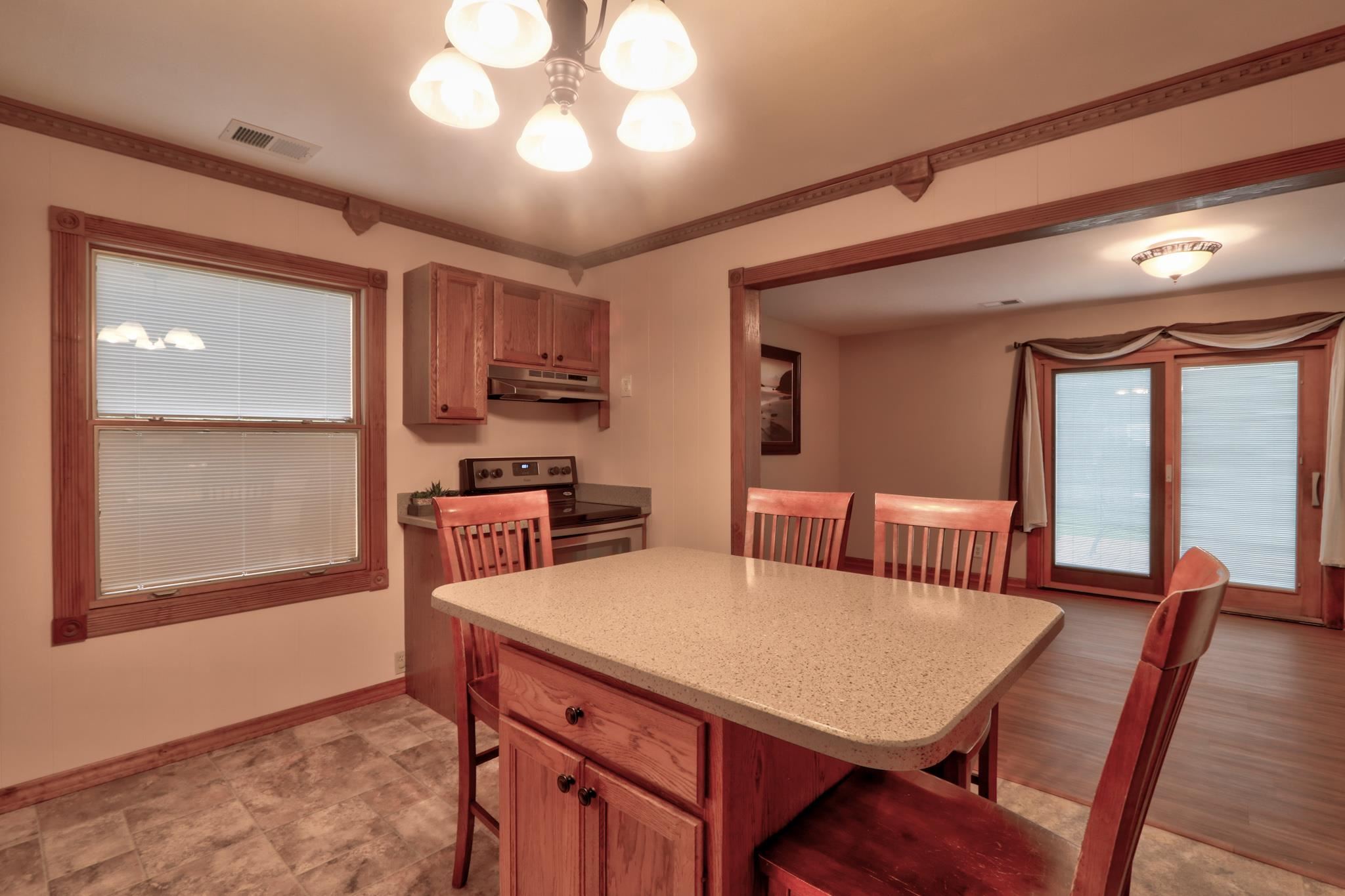 706 Lexington Road Evansville, IN 47710 - Photo 9 of 28