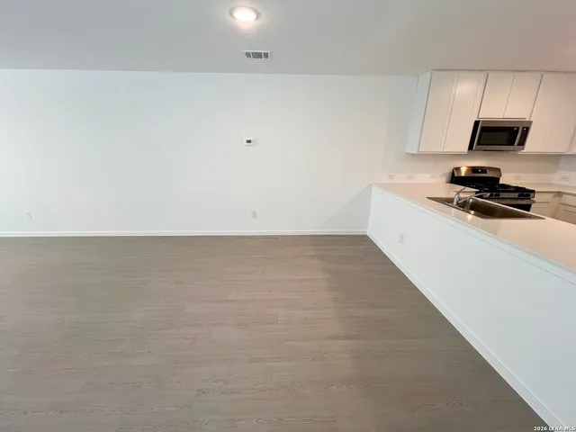 $1,495 | 1543 Tiptop Meadow, New Braunfels, TX 78130