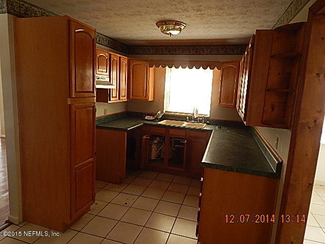 209 Neptune Road Orange Park, FL 32073 - Photo 3 of 11 DSCN8114