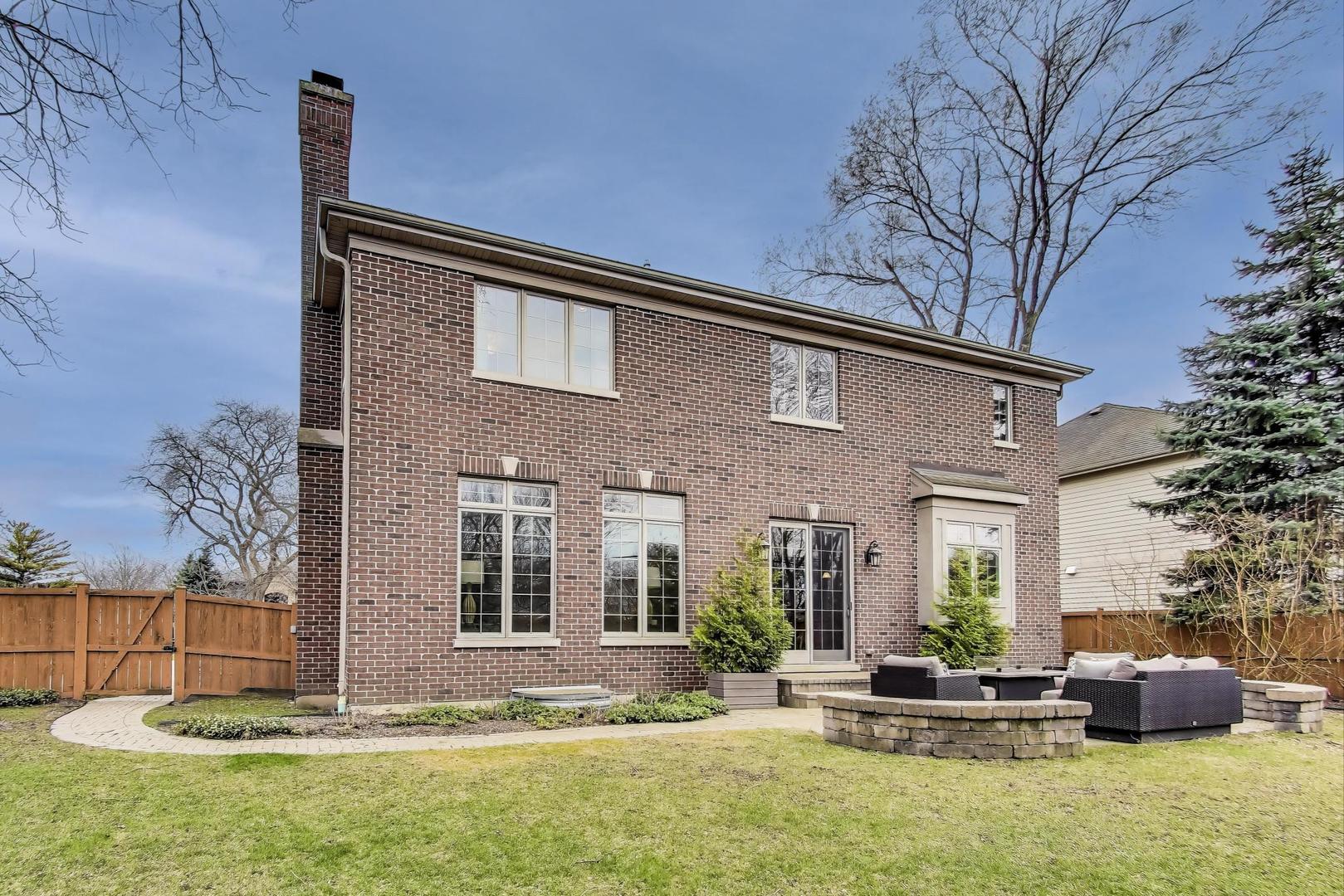 2300 Dehne Road Northbrook, IL 60062 - Photo 23 of 28 a front view of house with yard