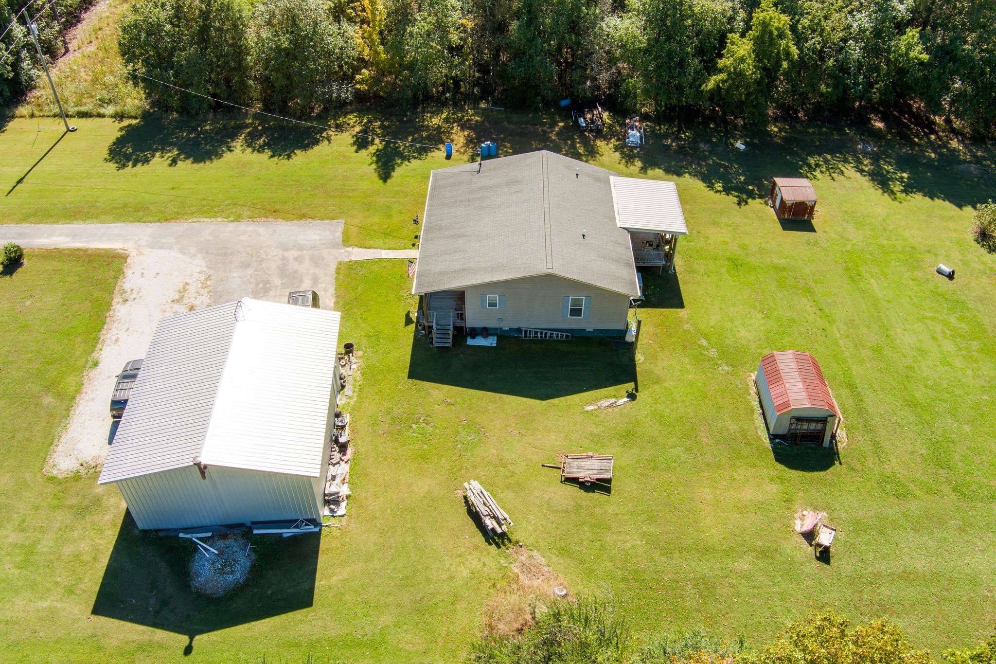 667 Maple Bend Road Winchester, TN 37398 - Photo 33 of 33 an aerial view of a swimming pool