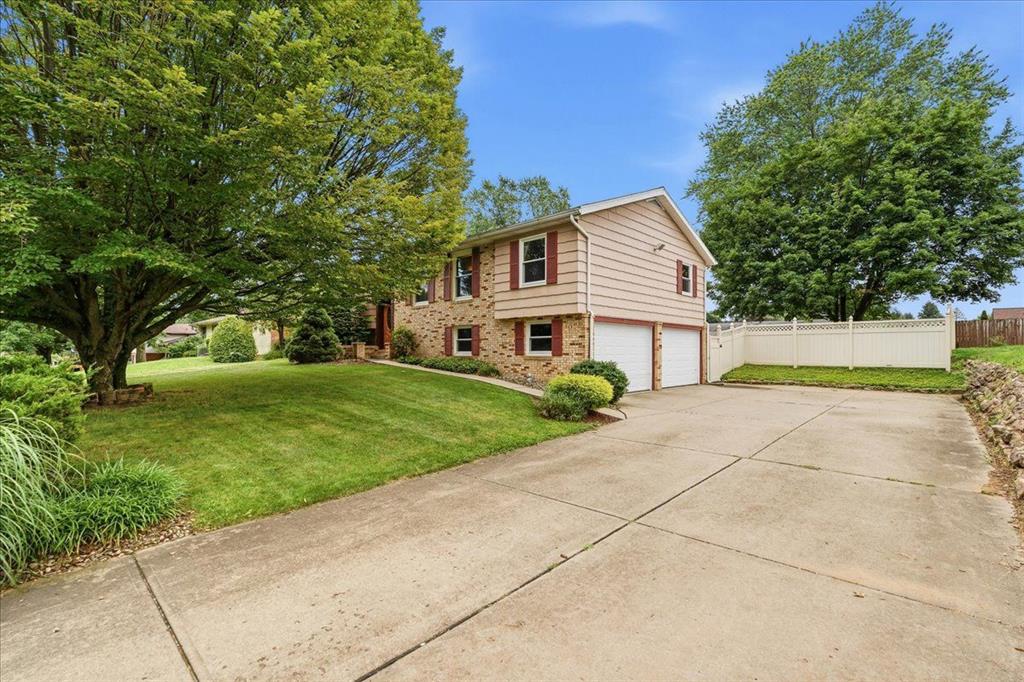 141 Heather Drive Butler, PA 16001 - Photo 2 of 35