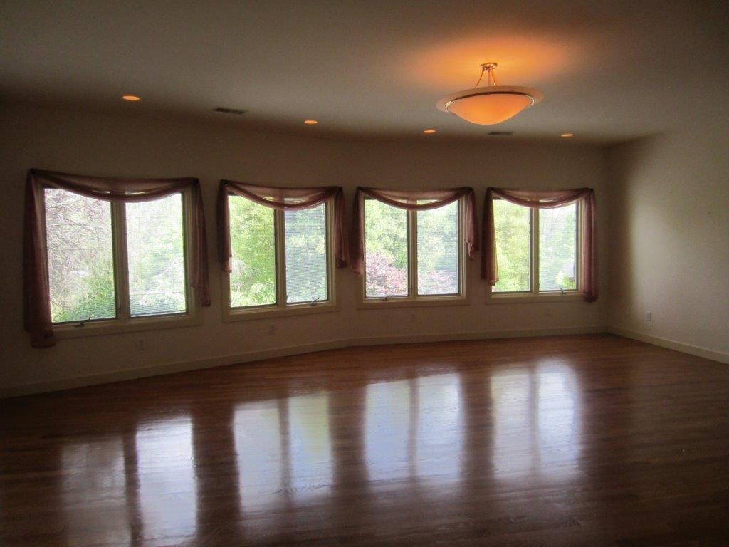 110 Downing Drive Oak Ridge, TN 37830 - Photo 2 of 25 Gallery Image 2