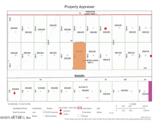 a picture of a black and white photo