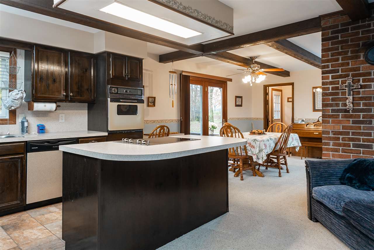 8413 South State Road Bancroft, MI 48414 - Photo 4 of 31 31398570-3.JPG
