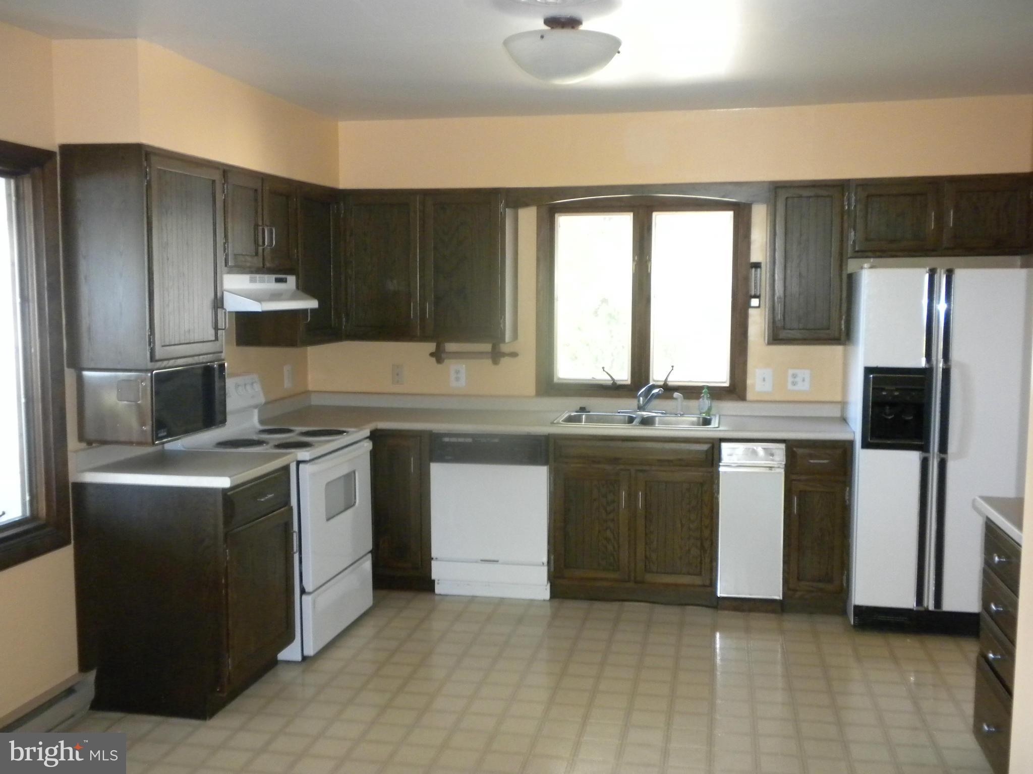 4154 Cadle Creek Road Edgewater, MD 21037 - Photo 14 of 26 Kitchen