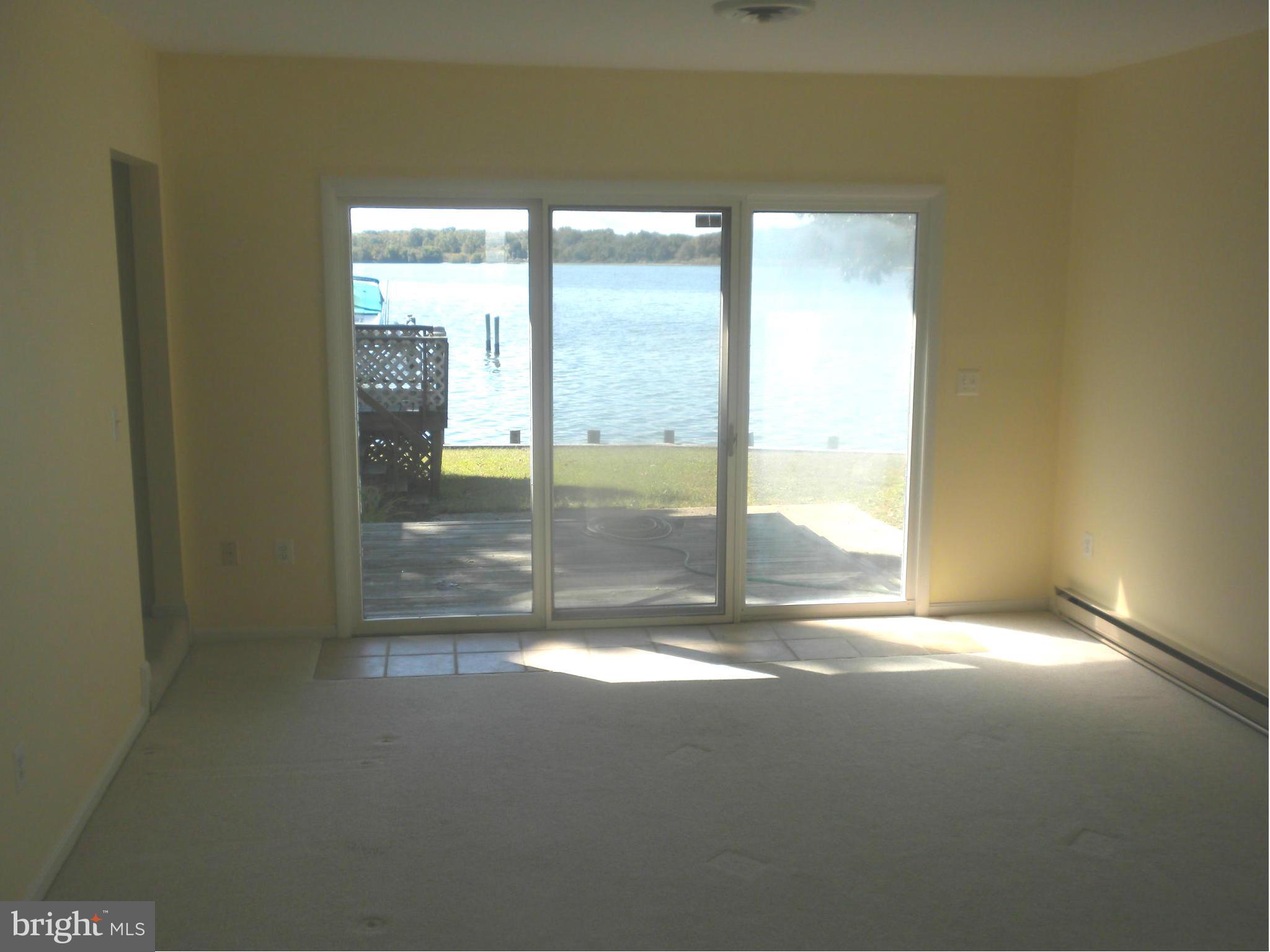 4154 Cadle Creek Road Edgewater, MD 21037 - Photo 16 of 26 Family Room