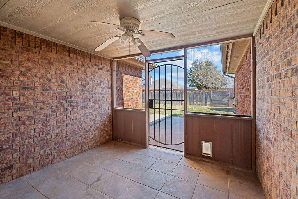 9809 Iola Avenue Lubbock, TX 79424 - Photo 23 of 29 DRG00912