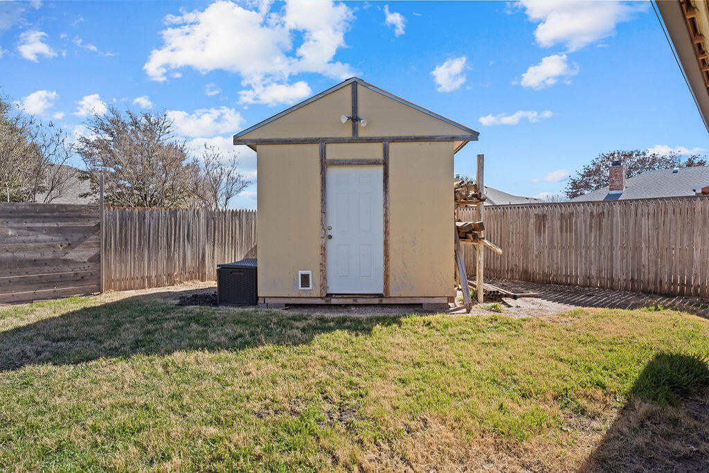 9809 Iola Avenue Lubbock, TX 79424 - Photo 26 of 29 DRG00927