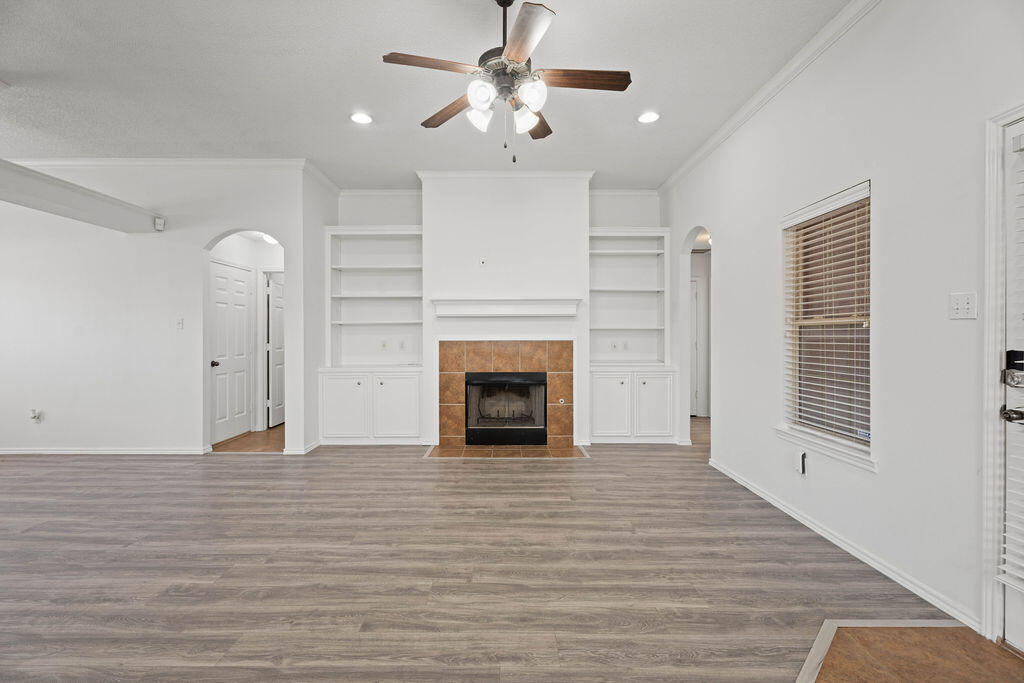 9809 Iola Avenue Lubbock, TX 79424 - Photo 3 of 29 DRG00812