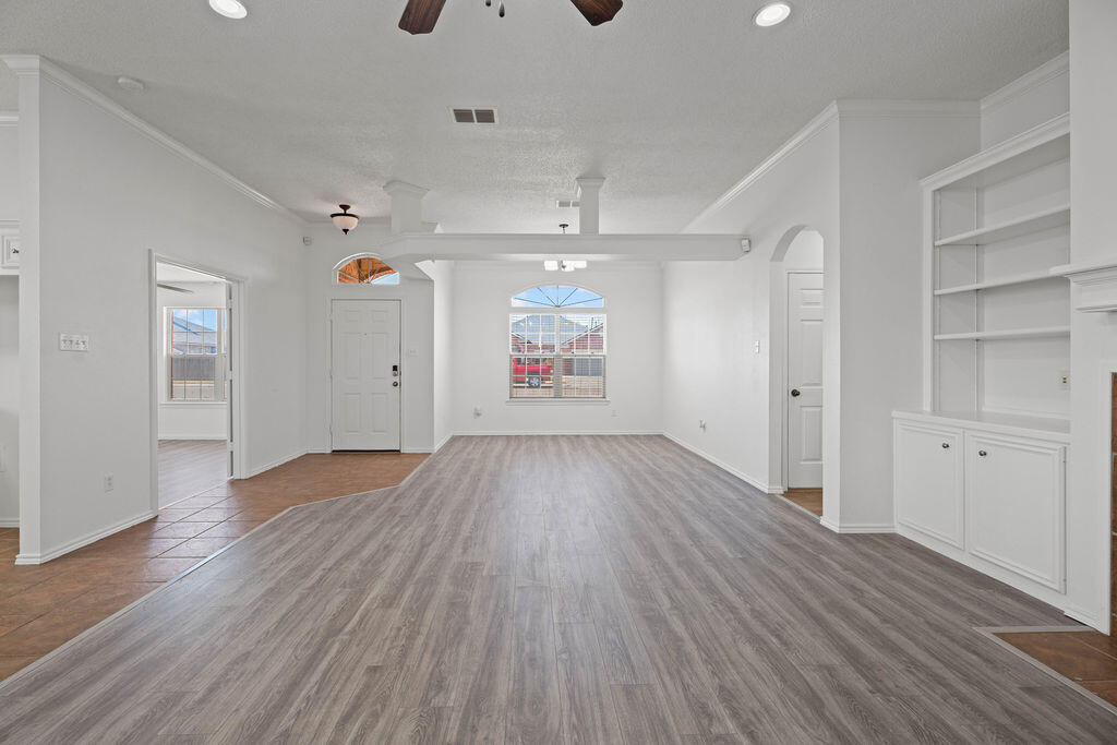 9809 Iola Avenue Lubbock, TX 79424 - Photo 4 of 29 DRG00817