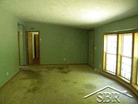 13333 Bishop Road Chesaning, MI 48616 - Photo 5 of 14 20095596-4.JPG