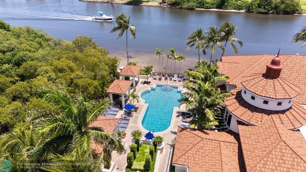 2417 Tuscany Way, Unit 2417 Boynton Beach, FL 33435 - Photo 26 of 27 an outdoor space with plants