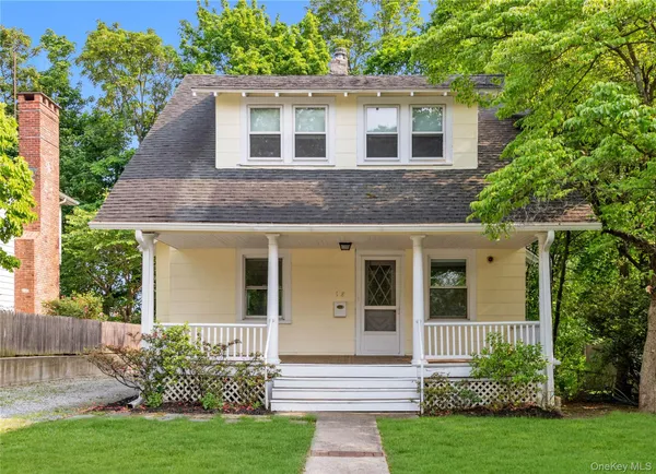 $1,075,000 | 18 Dennis Street, Manhasset, NY 11030