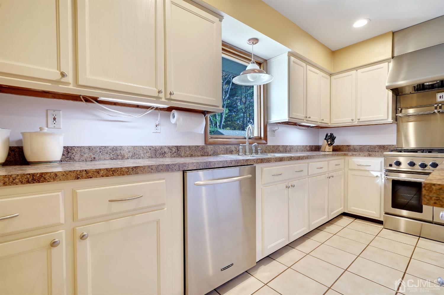 9 Starkin Road East Brunswick, NJ 08850 - Photo 13 of 57 Gallery Image 13