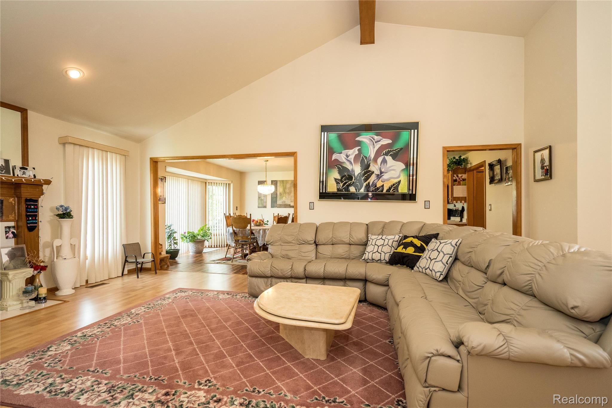 17931 Rocco Drive Macomb, MI 48044 - Photo 16 of 77 DSC05160.jpg